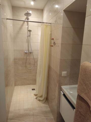 Фото номера Апартаменты с видом на озеро Загородные дома Meždzirnas Country House &amp; SPA г. Кабиле 5